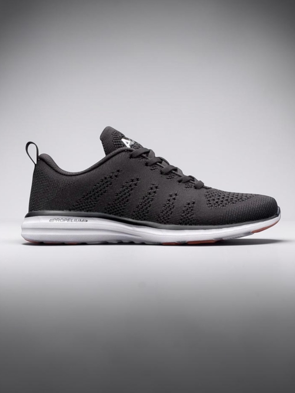 APL TechLoom Pro Running Sneaker Men’s 7 Black / White / Gum Walking Comfort